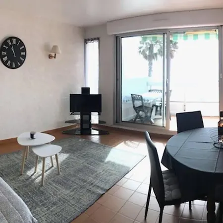 Appartement Front De Mer Avec Parking Prive * La Ciotat